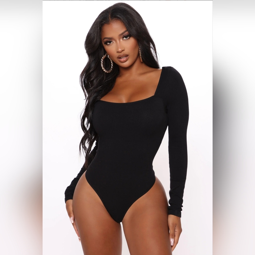 Sleek Black Fitted Bodysuit with Long Sleeves - Picture 1 of 13